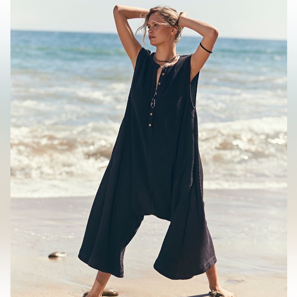Sleeveless Black Wide-Leg Jumpsuit